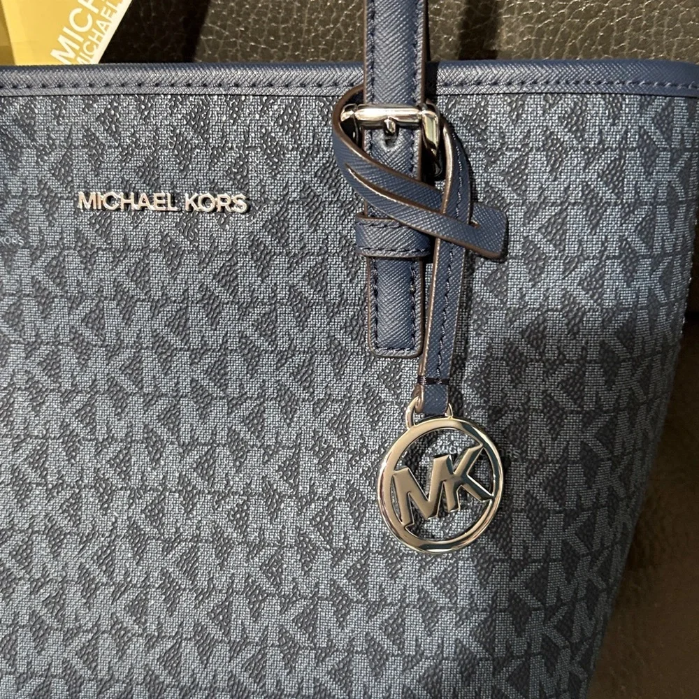 Michael kors jet set travel navy tote
